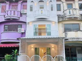 Casa adosada en venta de 5 habitaciones en Nong Khaem, Bangkok