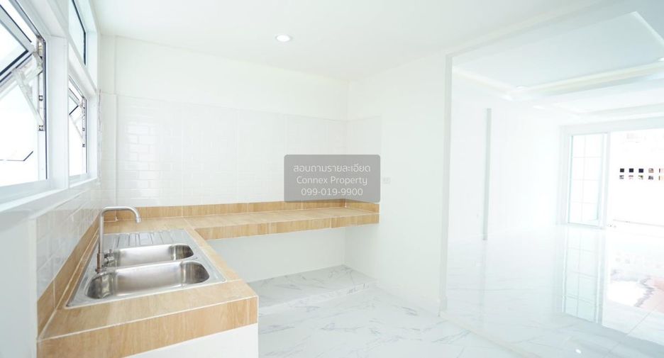 For sale 3 ベッドルーム townhouse in Bang Kruai, Nonthaburi