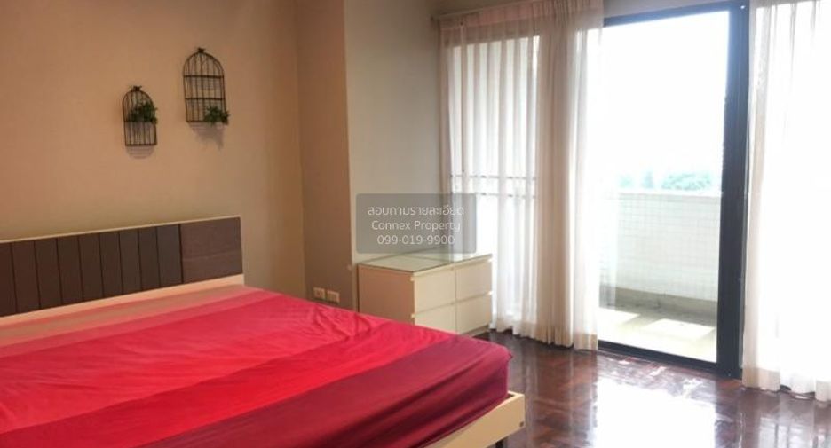 For sale 3 bedrooms condo in Watthana, Bangkok