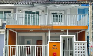Casa adosada en venta de 3 habitaciones en Bang Yai, Nonthaburi