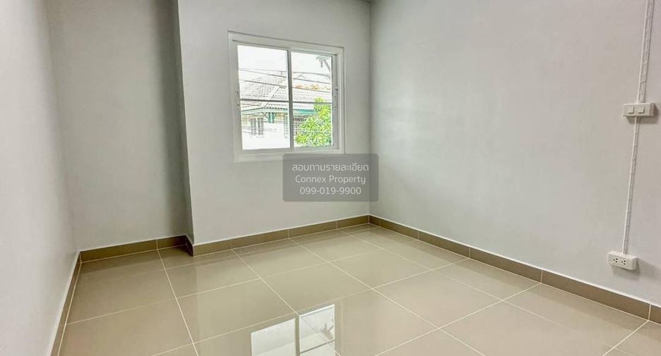 Casa adosada en venta de 3 habitaciones en Bang Yai, Nonthaburi