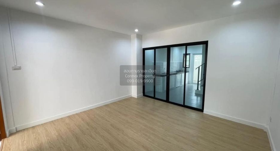 For sale 2 bedrooms townhouse in Khlong Sam Wa, Bangkok