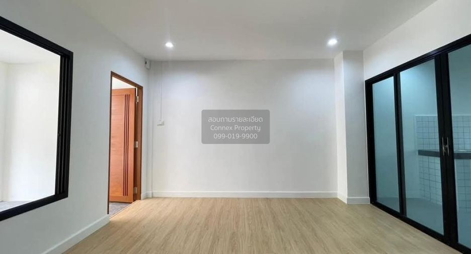 For sale 2 bedrooms townhouse in Khlong Sam Wa, Bangkok