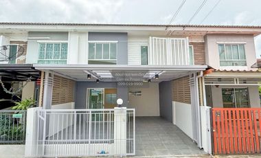 Casa adosada en venta de 3 habitaciones en Bang Kruai, Nonthaburi