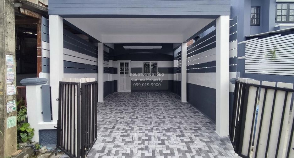 Casa adosada en venta de 2 habitaciones en Lam Luk Ka, Pathum Thani
