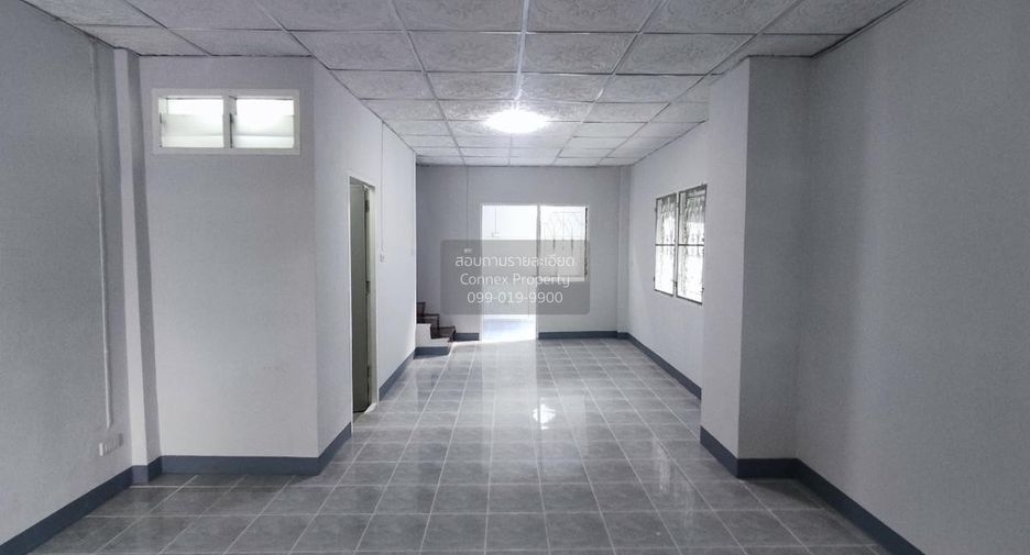Casa adosada en venta de 2 habitaciones en Lam Luk Ka, Pathum Thani