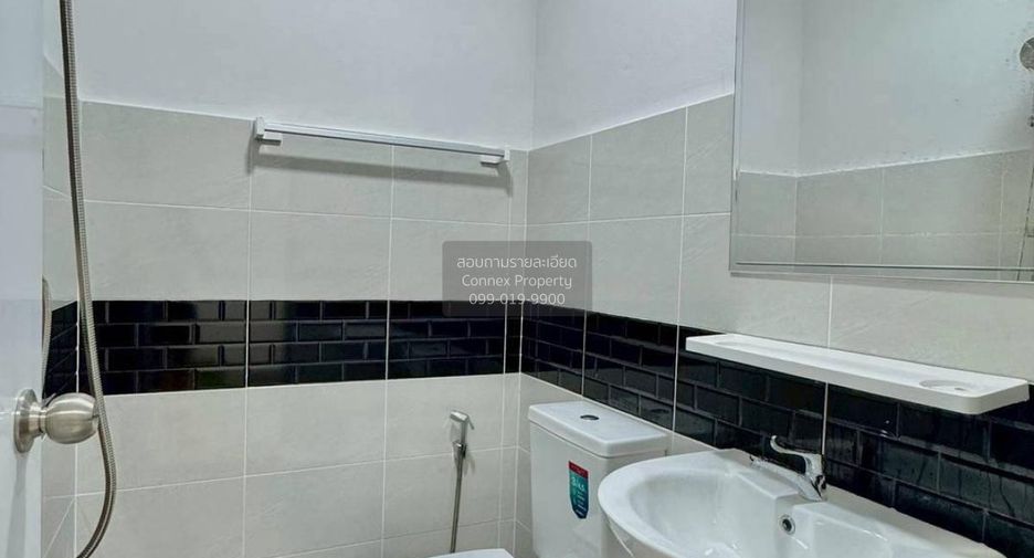 For sale 2 bedrooms townhouse in Pak Kret, Nonthaburi