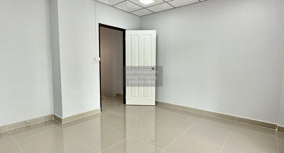 For sale 3 bedrooms townhouse in Mueang Nonthaburi, Nonthaburi