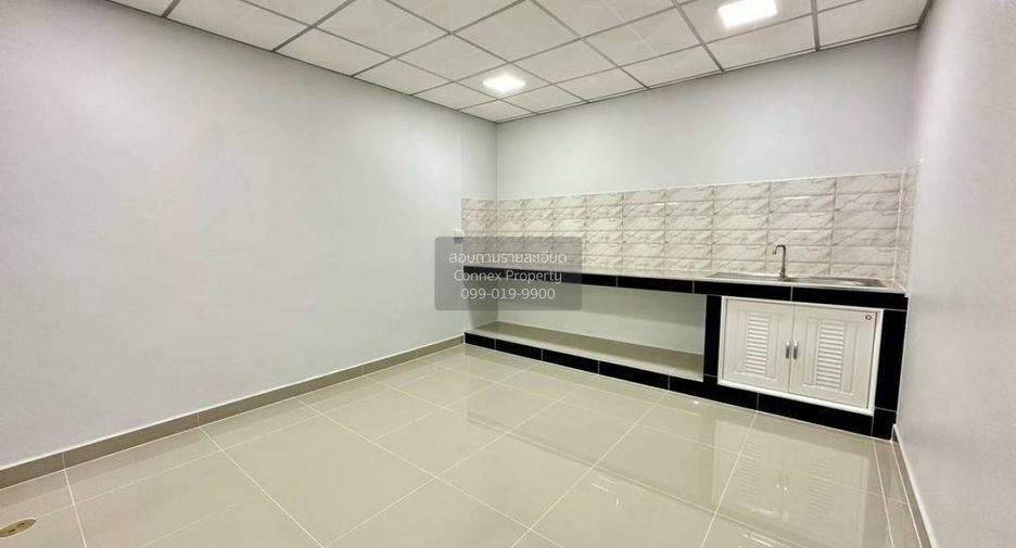 For sale 3 bedrooms townhouse in Mueang Nonthaburi, Nonthaburi