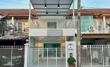 For sale 3 bedrooms townhouse in Mueang Nonthaburi, Nonthaburi
