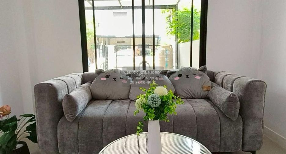 For sale 3 ベッドルーム townhouse in Lat Krabang, Bangkok
