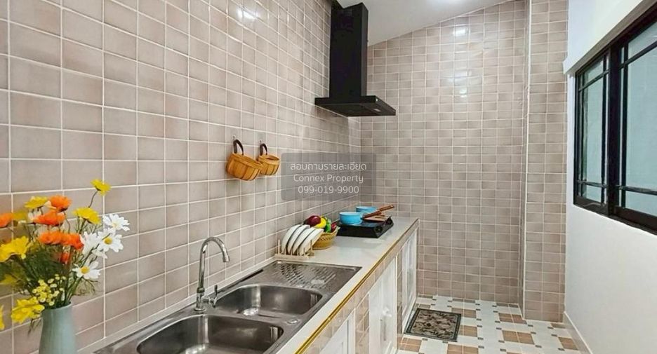 For sale 3 ベッドルーム townhouse in Lat Krabang, Bangkok