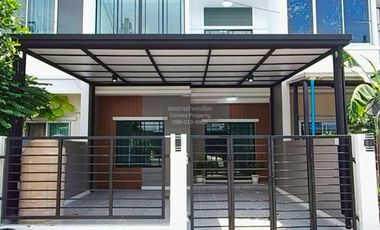 For sale 3 ベッドルーム townhouse in Lat Krabang, Bangkok