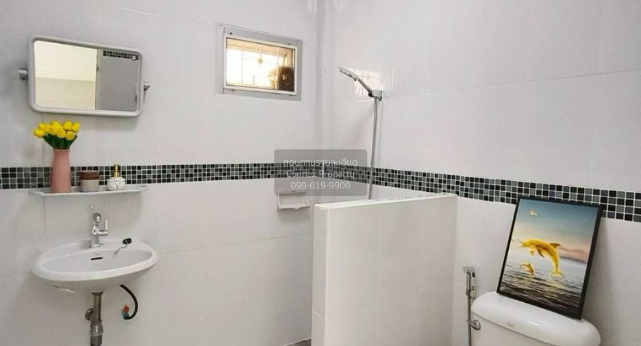 For sale 3 ベッドルーム townhouse in Lat Krabang, Bangkok