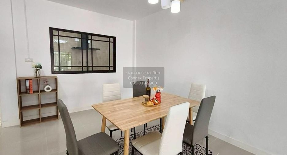 For sale 3 ベッドルーム townhouse in Lat Krabang, Bangkok