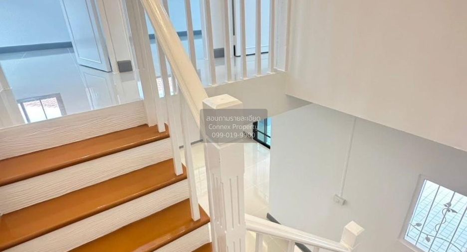 Casa adosada en venta de 3 habitaciones en Bang Yai, Nonthaburi