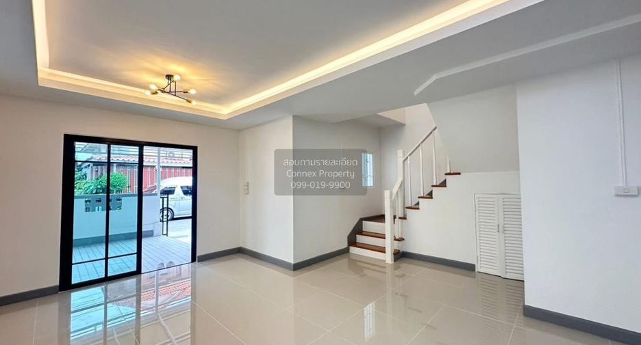 Casa adosada en venta de 3 habitaciones en Bang Yai, Nonthaburi