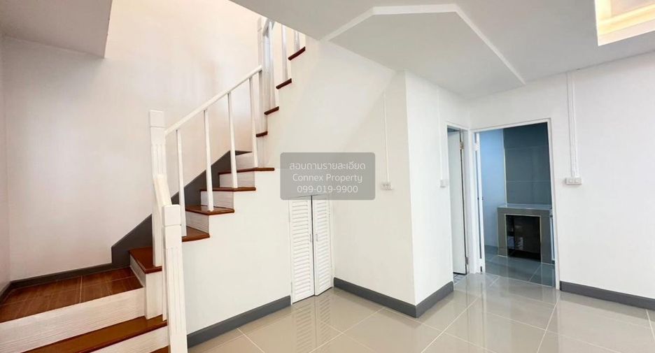 Casa adosada en venta de 3 habitaciones en Bang Yai, Nonthaburi