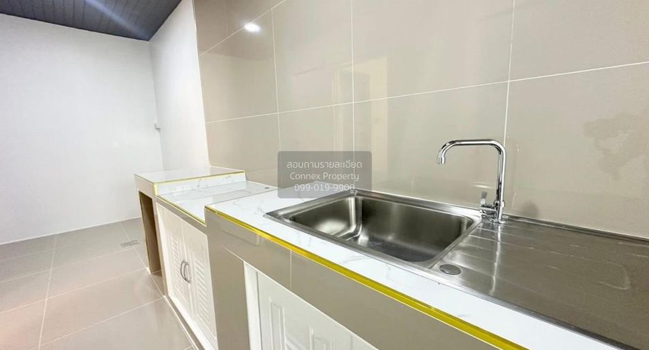 Casa adosada en venta de 3 habitaciones en Bang Yai, Nonthaburi