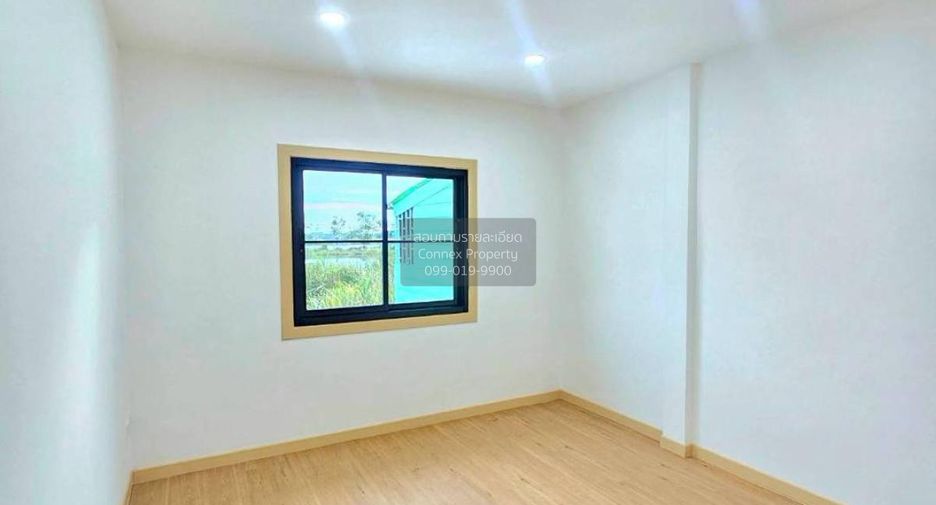 Casa adosada en venta de 5 habitaciones en Bang Bua Thong, Nonthaburi