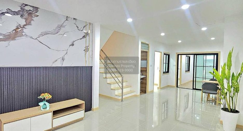Casa adosada en venta de 5 habitaciones en Bang Bua Thong, Nonthaburi