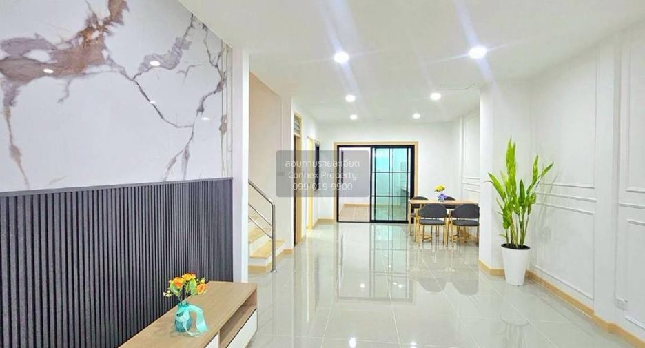 Casa adosada en venta de 5 habitaciones en Bang Bua Thong, Nonthaburi