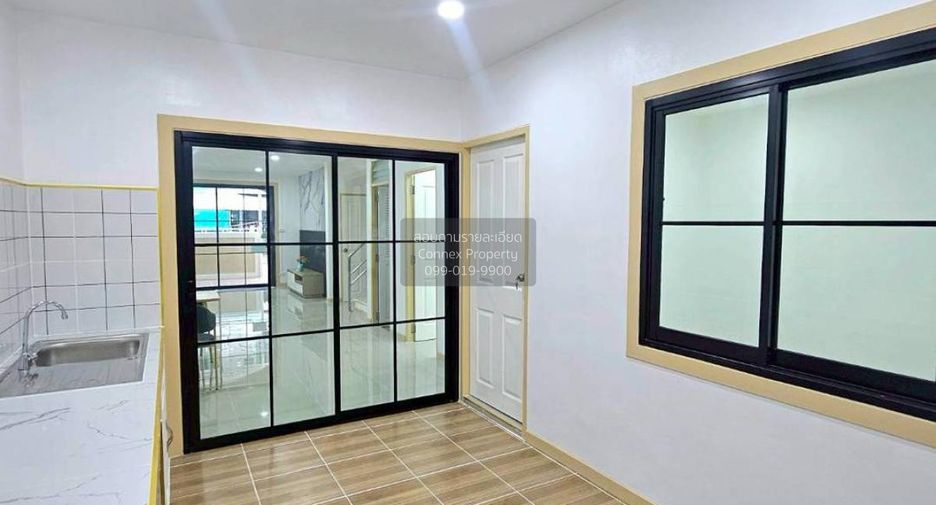 Casa adosada en venta de 5 habitaciones en Bang Bua Thong, Nonthaburi