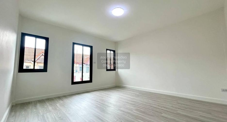 For sale 5 bedrooms townhouse in Nong Khaem, Bangkok