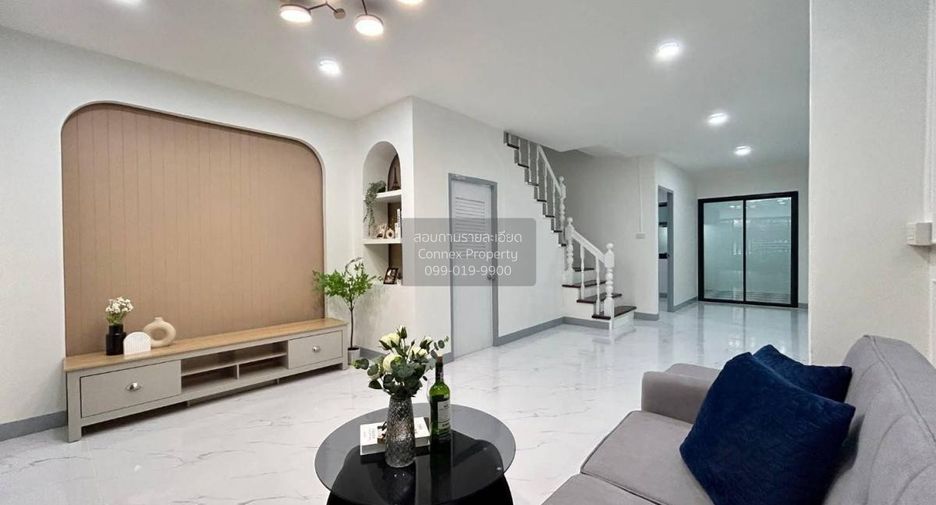 For sale 5 bedrooms townhouse in Nong Khaem, Bangkok