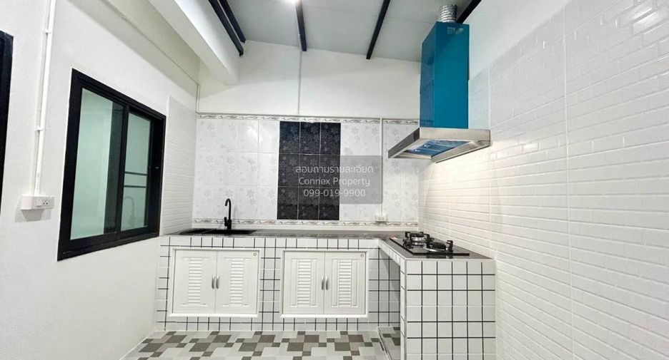 For sale 5 bedrooms townhouse in Nong Khaem, Bangkok