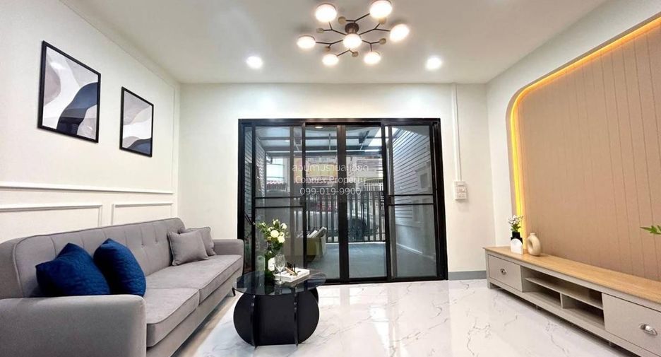 For sale 5 bedrooms townhouse in Nong Khaem, Bangkok