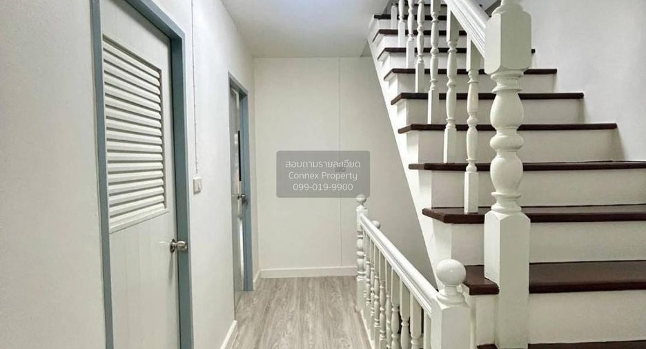 For sale 5 bedrooms townhouse in Nong Khaem, Bangkok