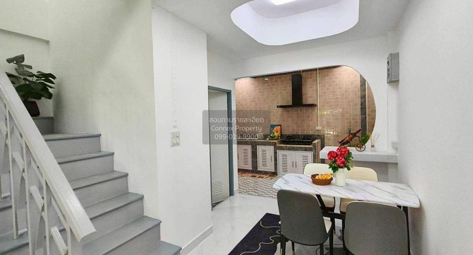 Casa adosada en venta de 2 habitaciones en Lat Krabang, Bangkok