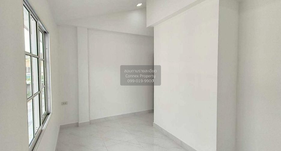 Casa adosada en venta de 2 habitaciones en Lat Krabang, Bangkok