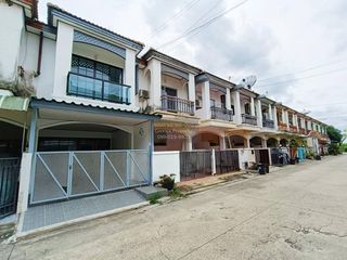 出售 3 卧室 联排别墅 在 Nong Chok, 曼谷