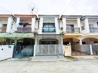 出售 3 卧室 联排别墅 在 Nong Chok, 曼谷