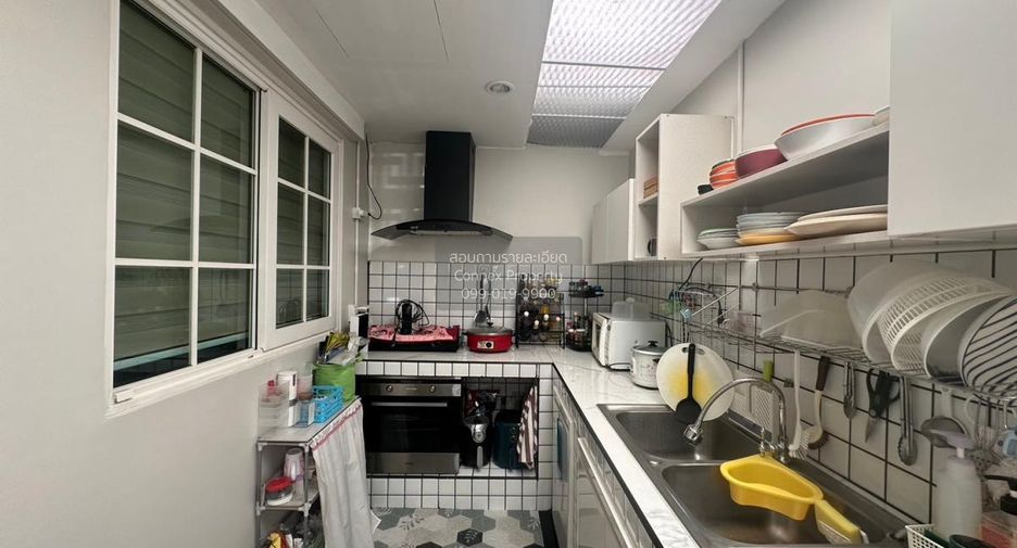 For sale 4 bedrooms townhouse in Mueang Nonthaburi, Nonthaburi