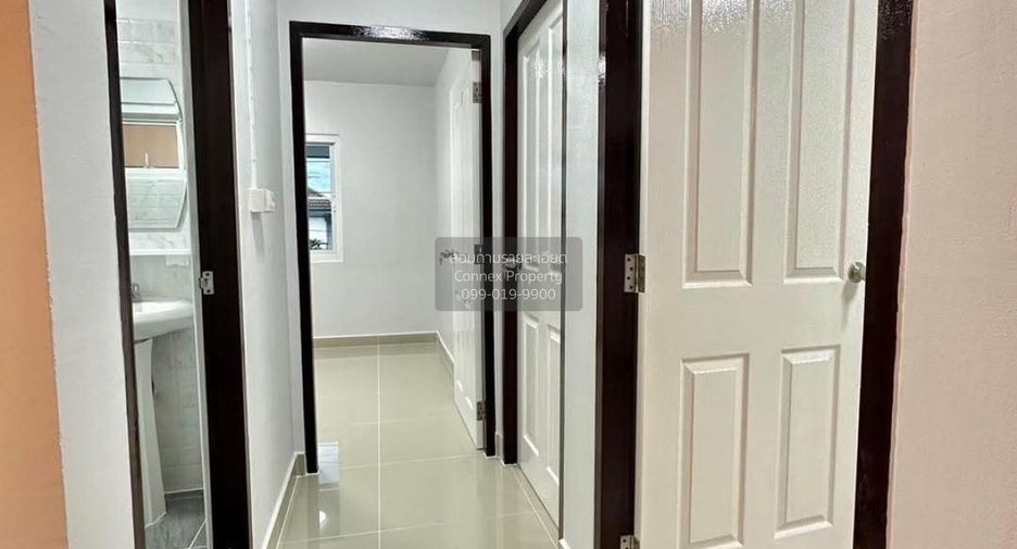 Casa adosada en venta de 3 habitaciones en Bang Yai, Nonthaburi