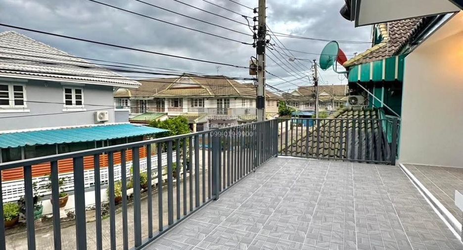 Casa adosada en venta de 3 habitaciones en Bang Yai, Nonthaburi