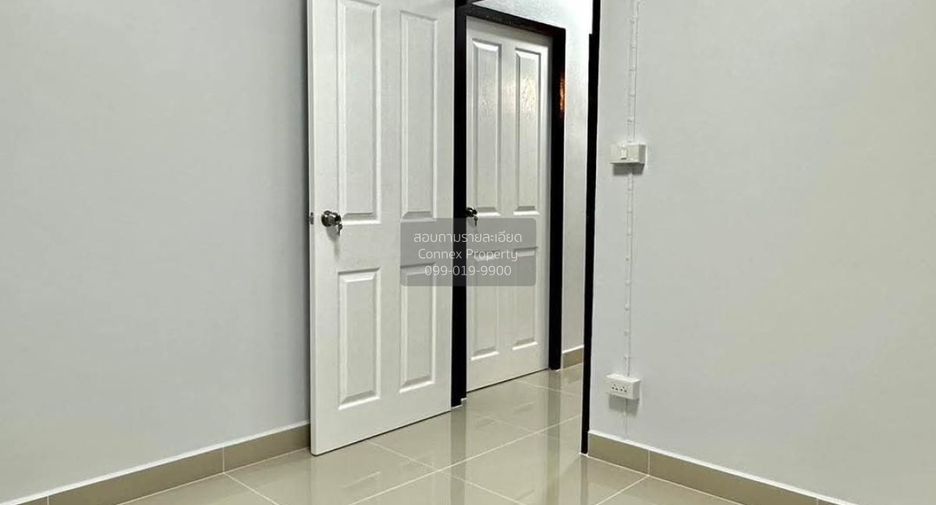 Casa adosada en venta de 3 habitaciones en Bang Yai, Nonthaburi