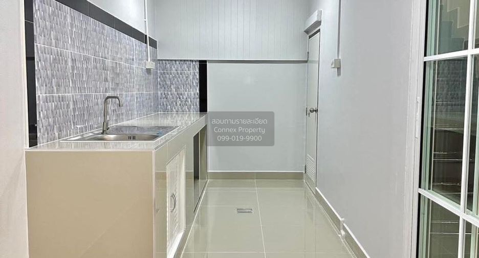 Casa adosada en venta de 3 habitaciones en Bang Yai, Nonthaburi