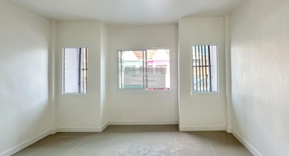 Casa adosada en venta de 2 habitaciones en Lam Luk Ka, Pathum Thani