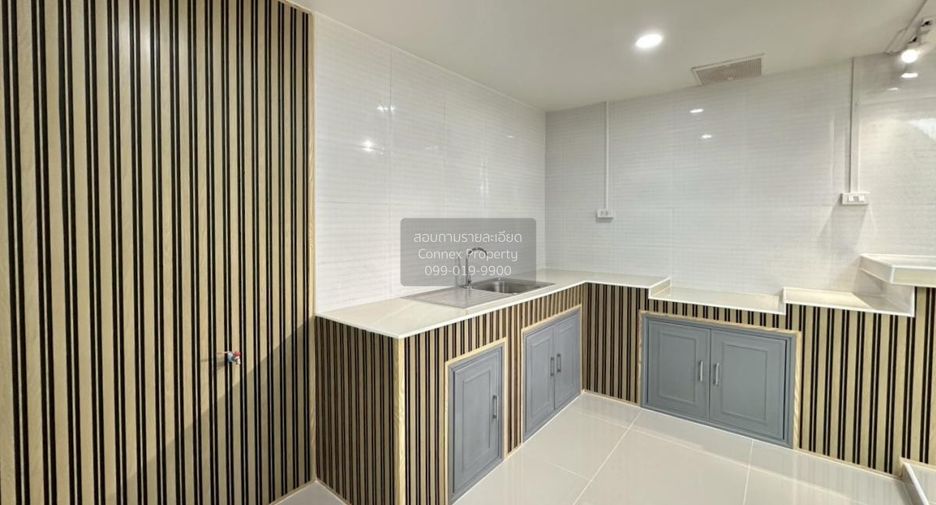 Casa adosada en venta de 2 habitaciones en Lam Luk Ka, Pathum Thani