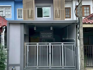 For sale 2 bedrooms townhouse in Lam Luk Ka, Pathum Thani