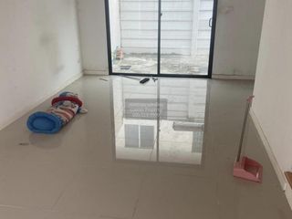 For sale 4 bedrooms house in Khlong Luang, Pathum Thani