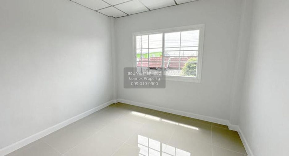 Casa adosada en venta de 3 habitaciones en Thanyaburi, Pathum Thani