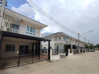 For sale 3 bedrooms townhouse in Kamphaeng Saen, Nakhon Pathom