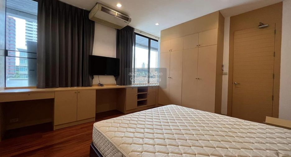 For sale 3 bedrooms condo in Khlong Toei, Bangkok