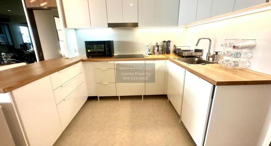 For sale 2 bedrooms condo in Watthana, Bangkok