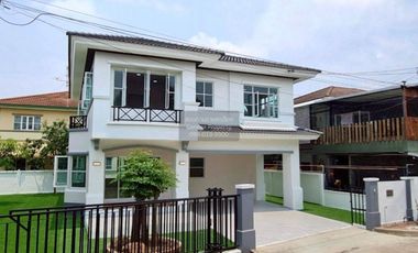 出售 3 卧室 独立屋 在 Mueang Pathum Thani, Pathum Thani